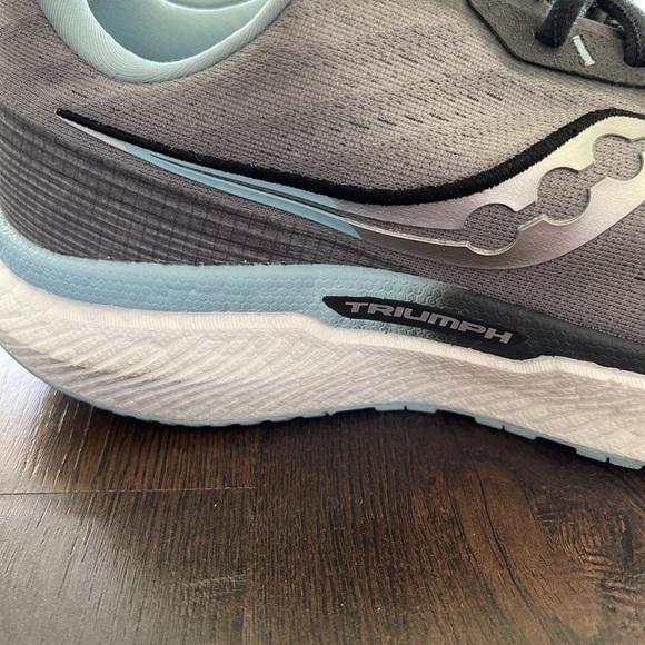 SAUCONY TRIUMPH 19 RUNNING SHOE ALLOY/POWDER - Picture 6 of 9